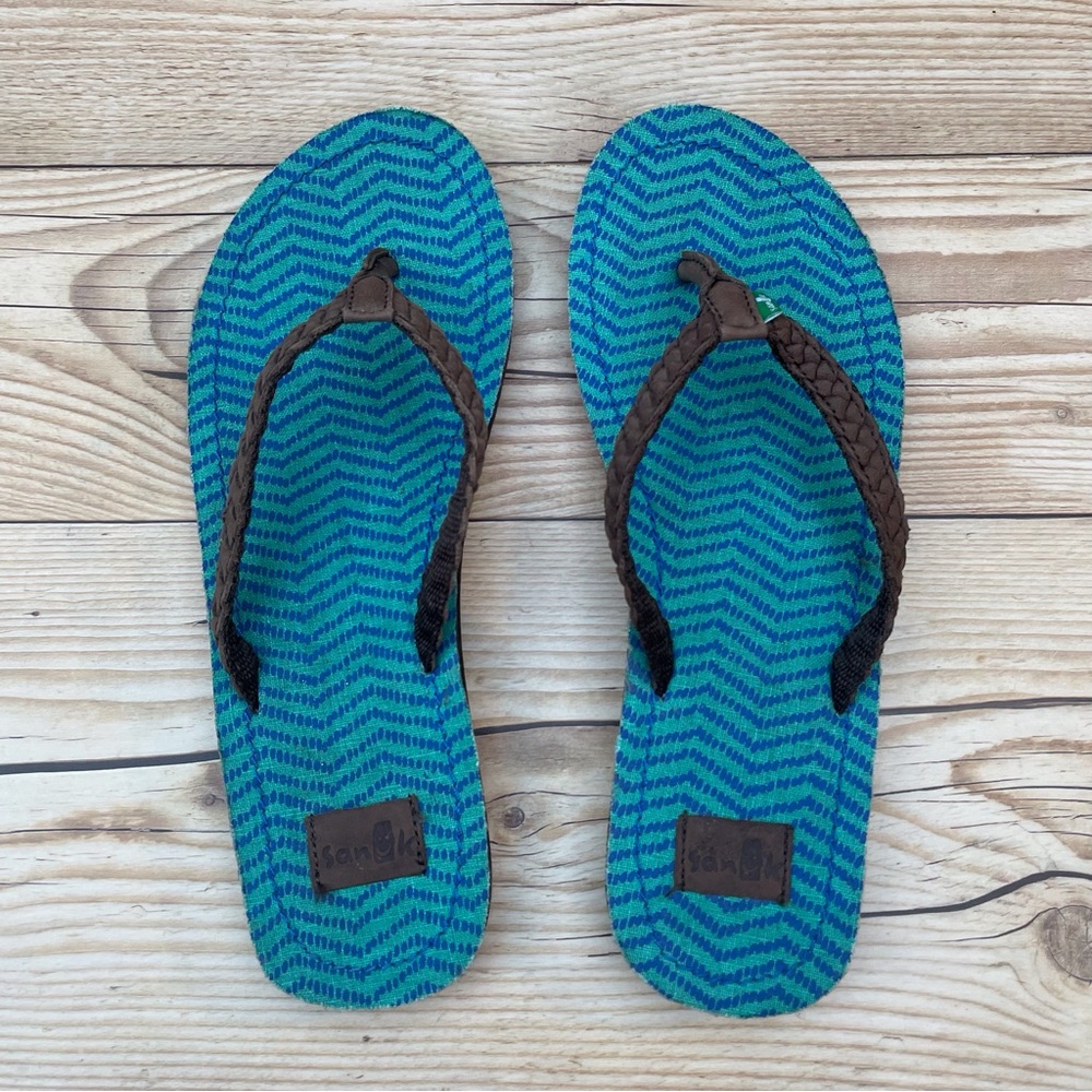 Sanuk Flip Flops